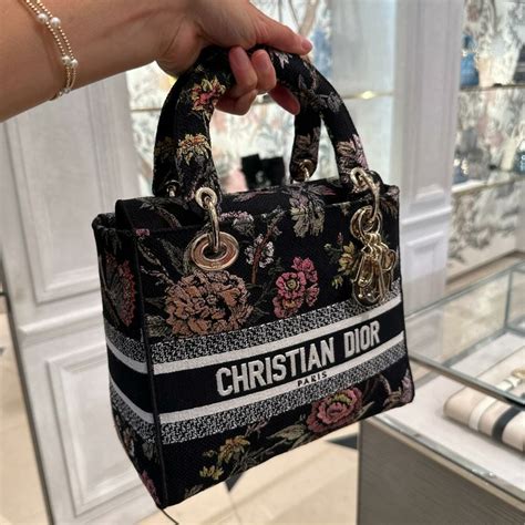 what is the cheapest thing at dior|cheapest Dior bag price.